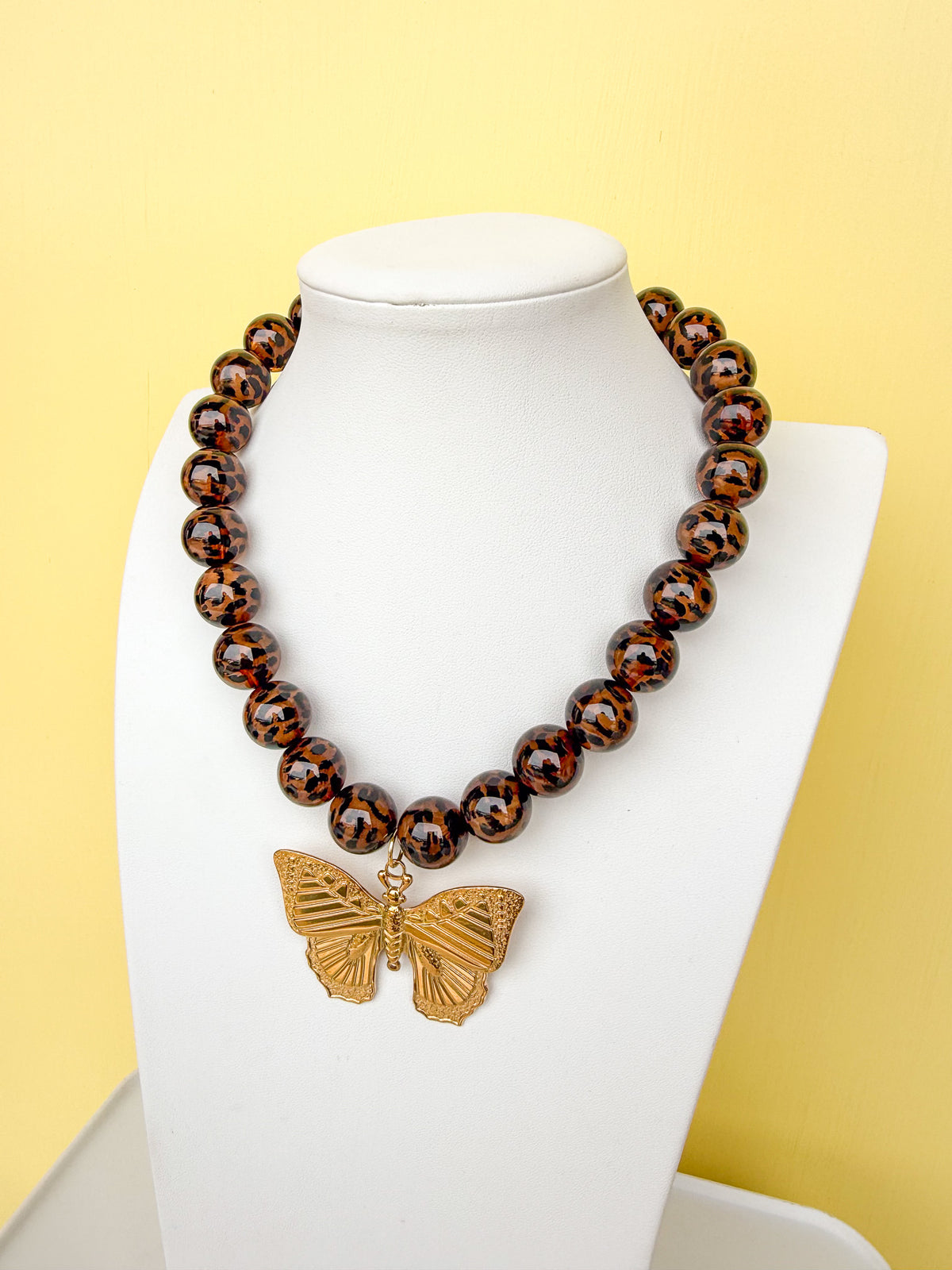Chunky Leopard Acrylic Bead Necklace With Butterfly Pendant - 20mm - N0026
