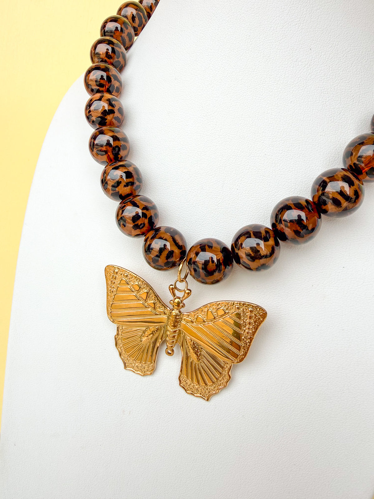 Chunky Leopard Acrylic Bead Necklace With Butterfly Pendant - 20mm - N0026